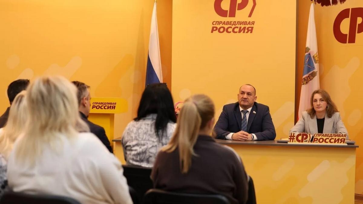 Депутат Калинин встретился с участниками избирательной кампании 2026 года