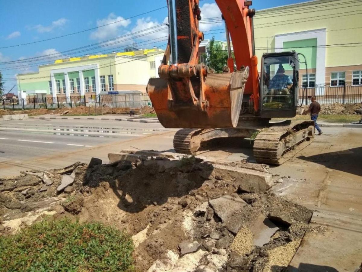 Пробки в Энгельсе: Лесозаводскую перекрыли из-за строительства подземного перехода 