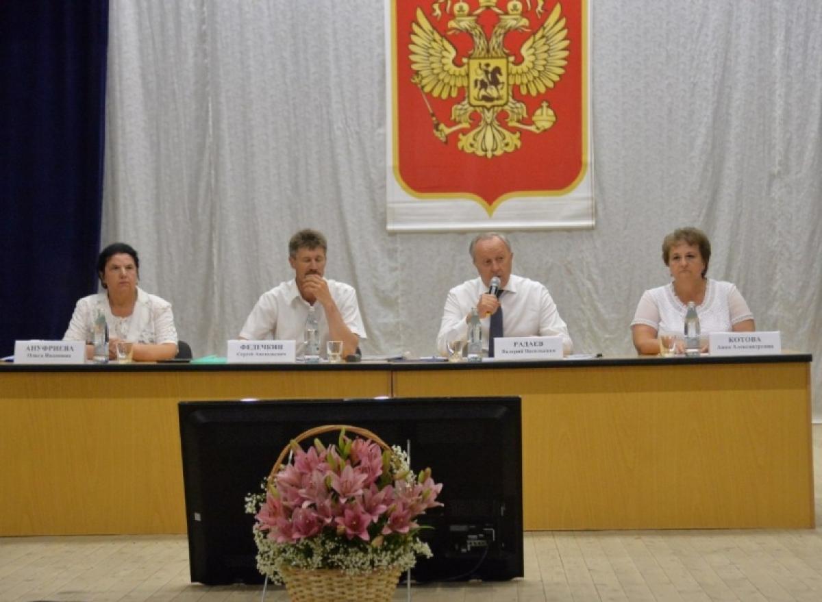 Радаев в Алгае рассказал о провалах в работе областной власти