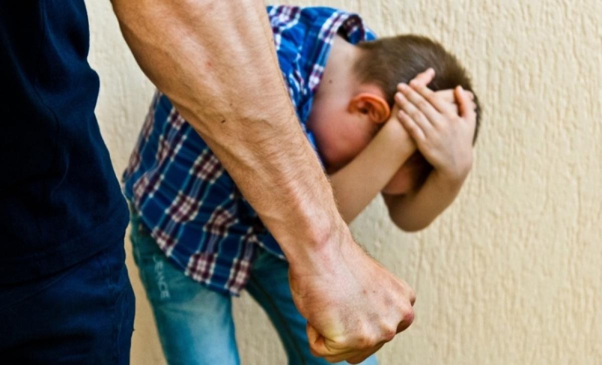 В Энгельсе мужчина жестоко расправился с малолетними обидчиками своего сына