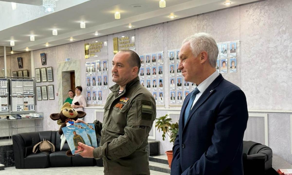 Депутат Калинин провёл патриотическую акцию «Дети – фронту!»