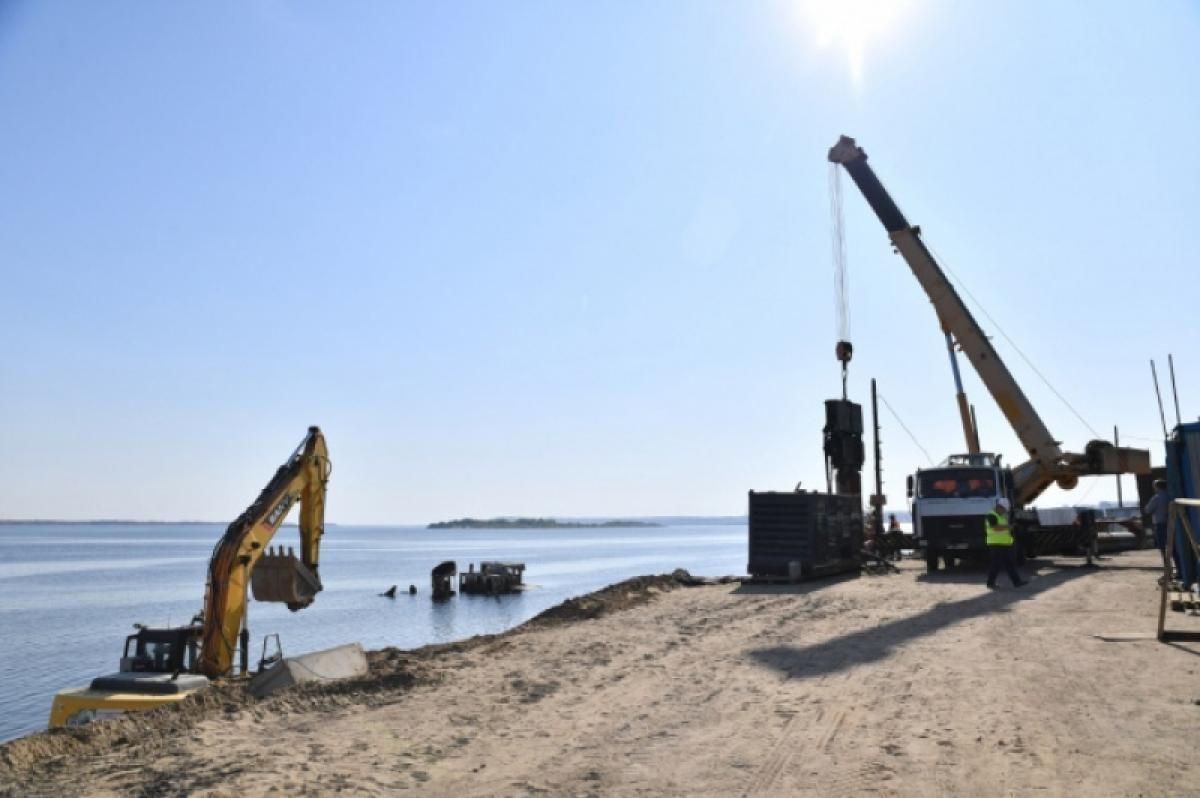Радаев велел увеличить количество рабочих на строительстве набережной и пляжа