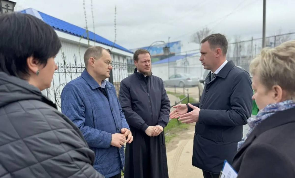 В Энгельсе появится новая пешеходная зона отдыха с деревьями и скамейками