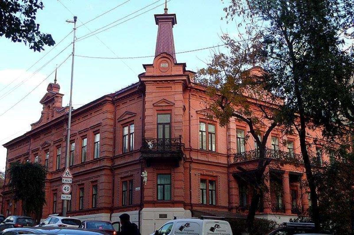 Саратовские депутаты собрались покупать особняк Шмидта для колледжа искусств