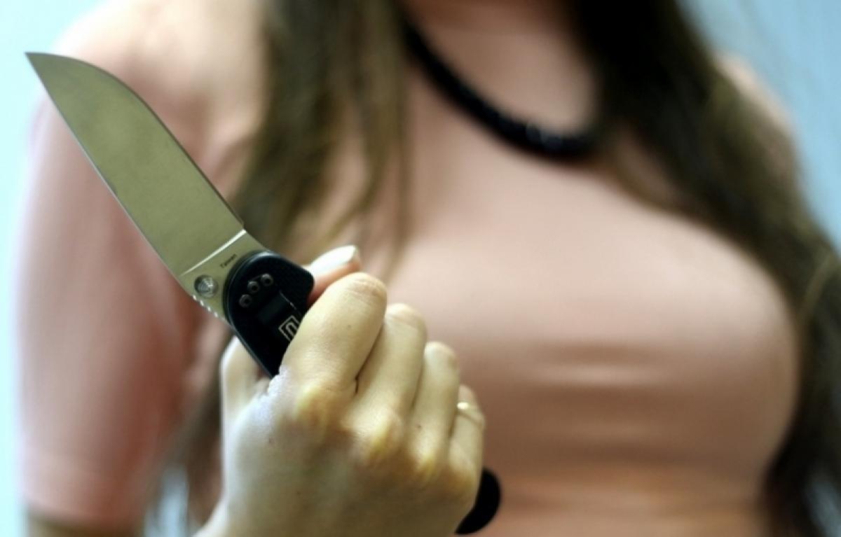 В Энгельсе будут судить молодую девушку за убийство отчима