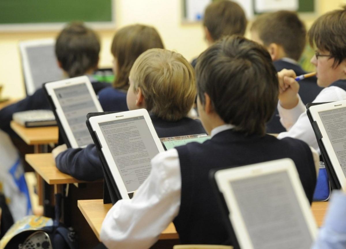 В РПЦ назвали компьютеризацию школ «программой отупения» и посоветовали обучаться на дому