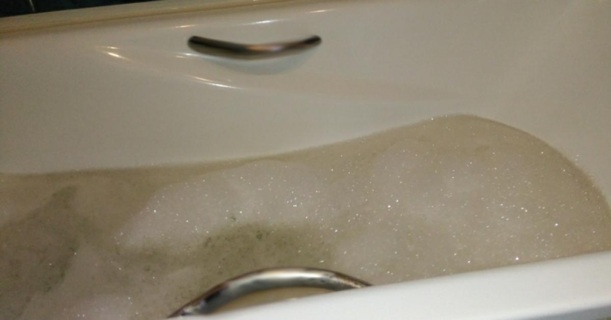 Следователи выясняют причину внезапной смерти в ванной 17-летней студентки СГТУ