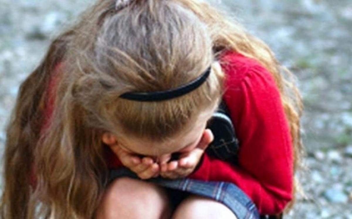 маленькую девочку изнасиловали в лесу порно фото 74