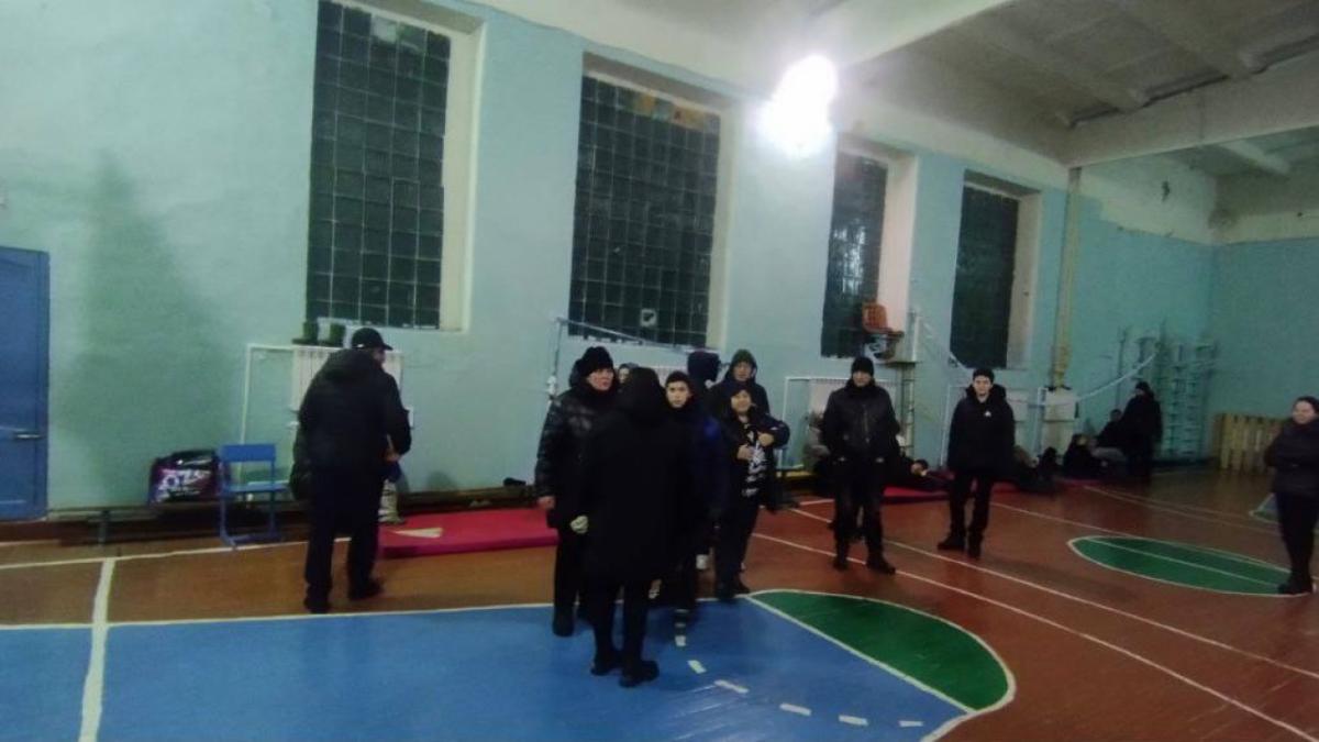 Ураган: под Саратовом спасатели эвакуировали из застрявших авто 35 человек