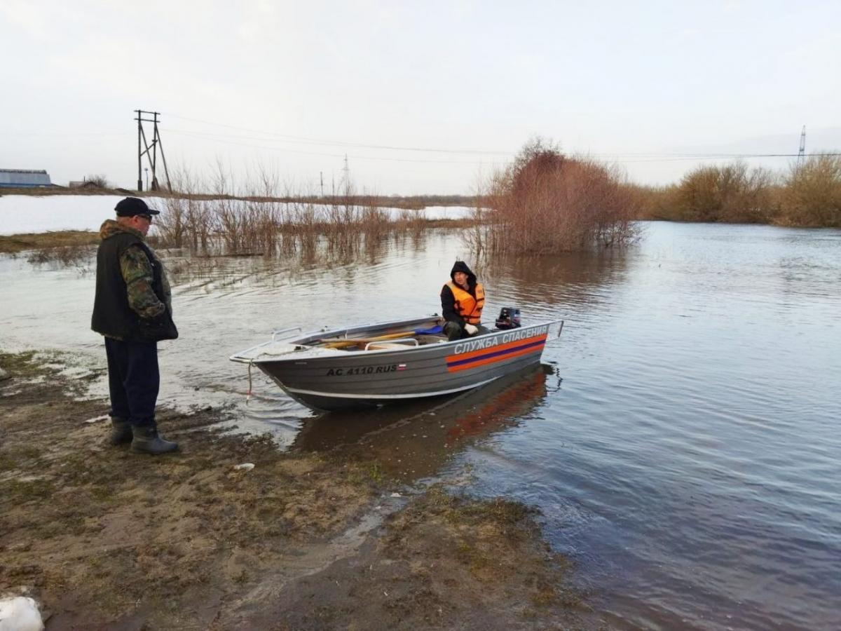 В Саратовской области из-за паводка продолжают работу лодочные переправы 
