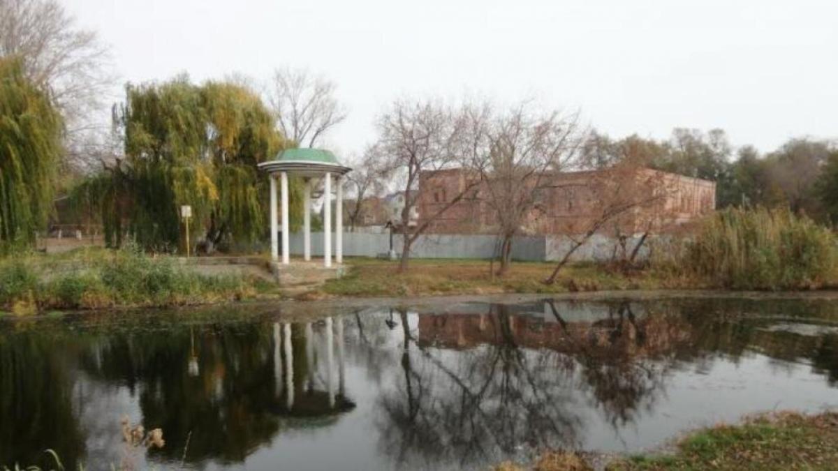 В центре Энгельса планируется создать зону отдыха с аллеями у озера