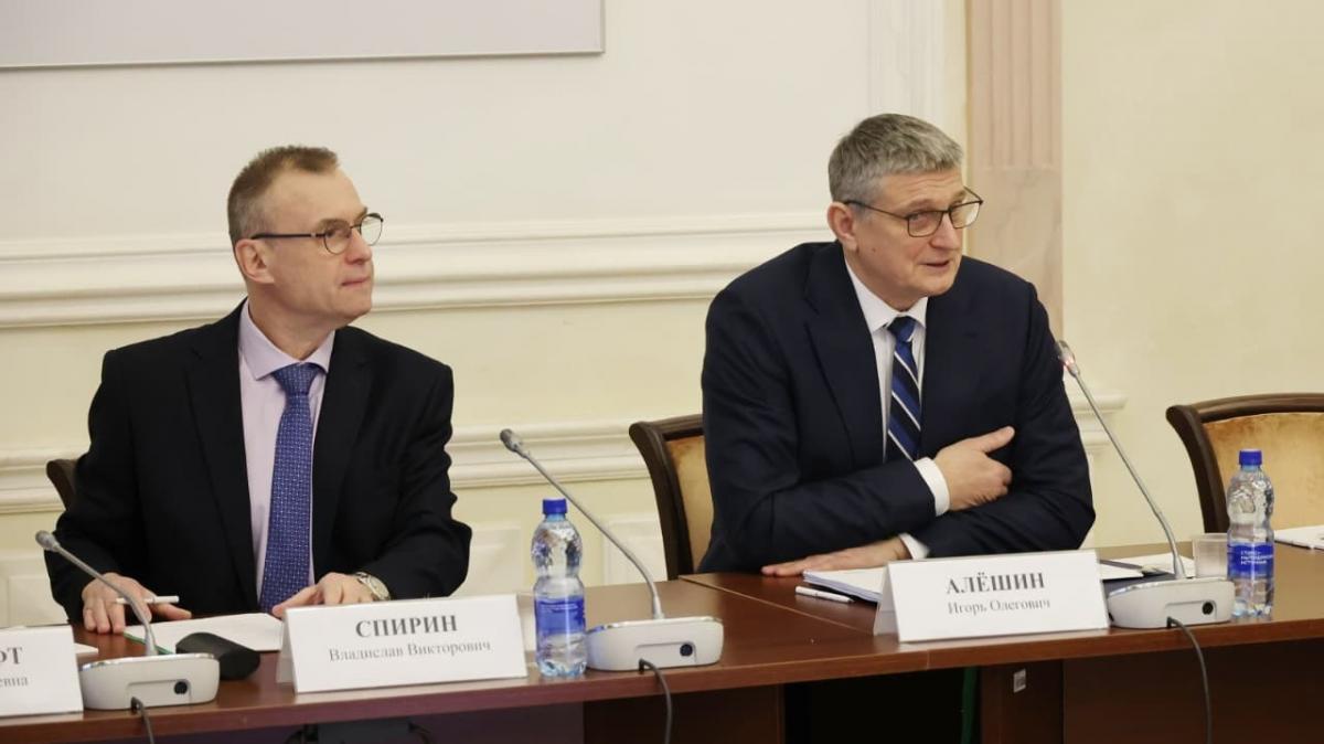 Калинин принял участие в итоговом заседании ОС при Росалкогольтабакконтроле 