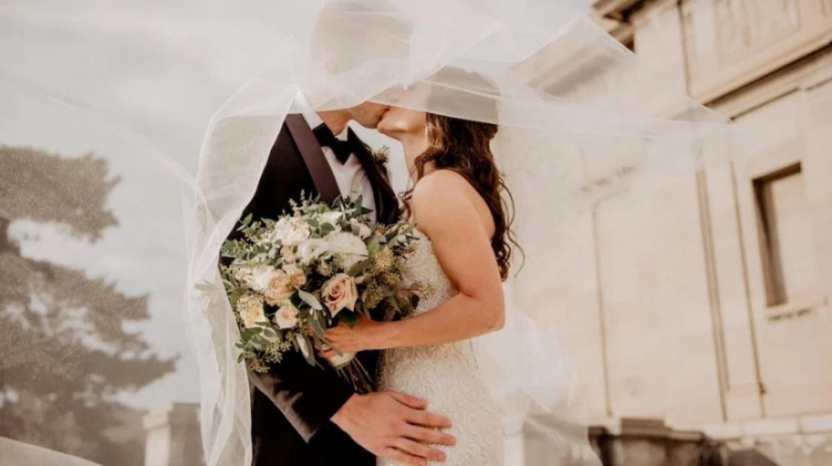 Желающих пожениться стало меньше на 11 процентов в Саратовской области