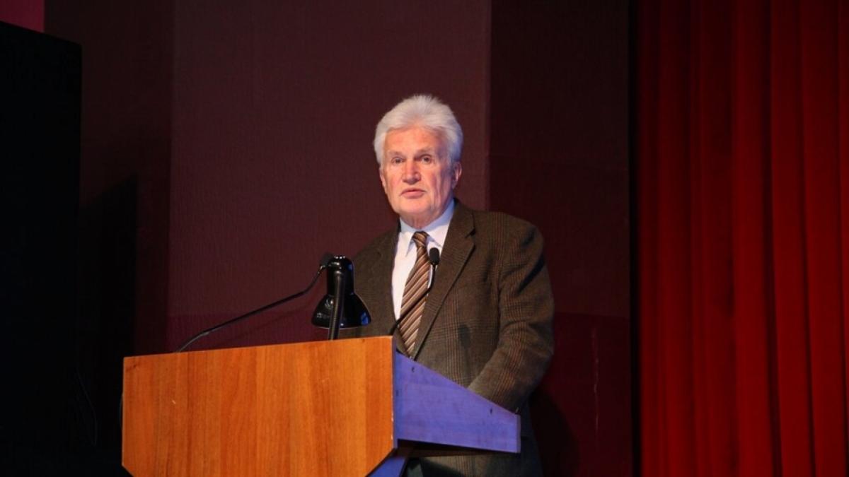 Путин наградил директора института СГУ Юрия Голуба