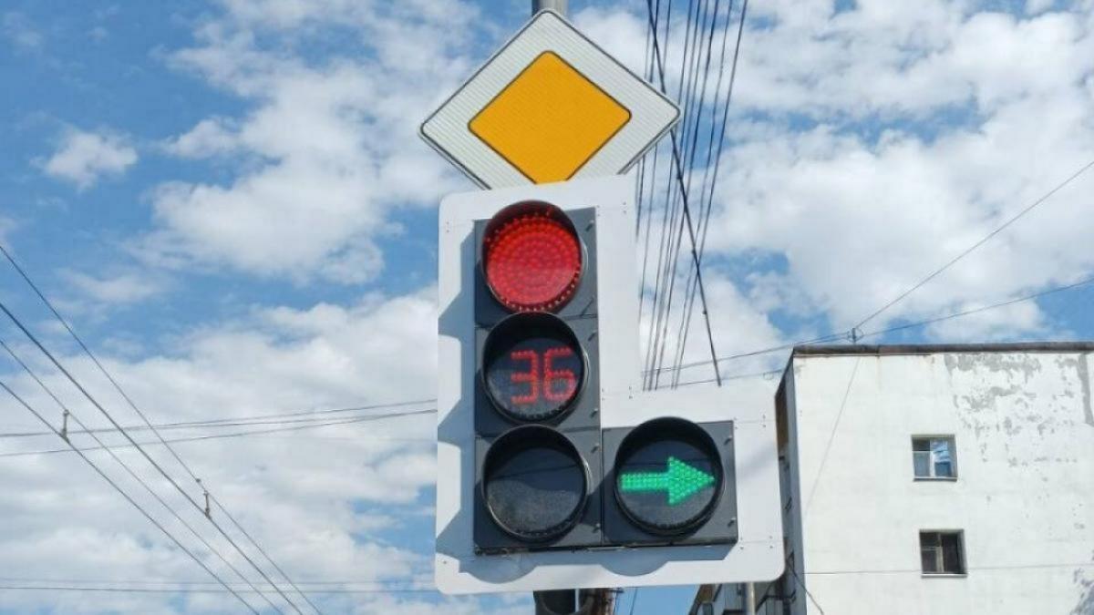 В Саратове установят 6 новых светофоров до 19 февраля