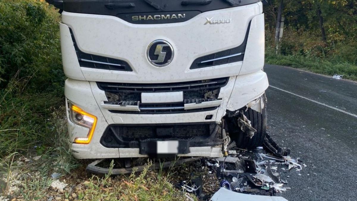 Под Саратовом в ДТП с фурой «Шакман» покалечились женщина и ребенок