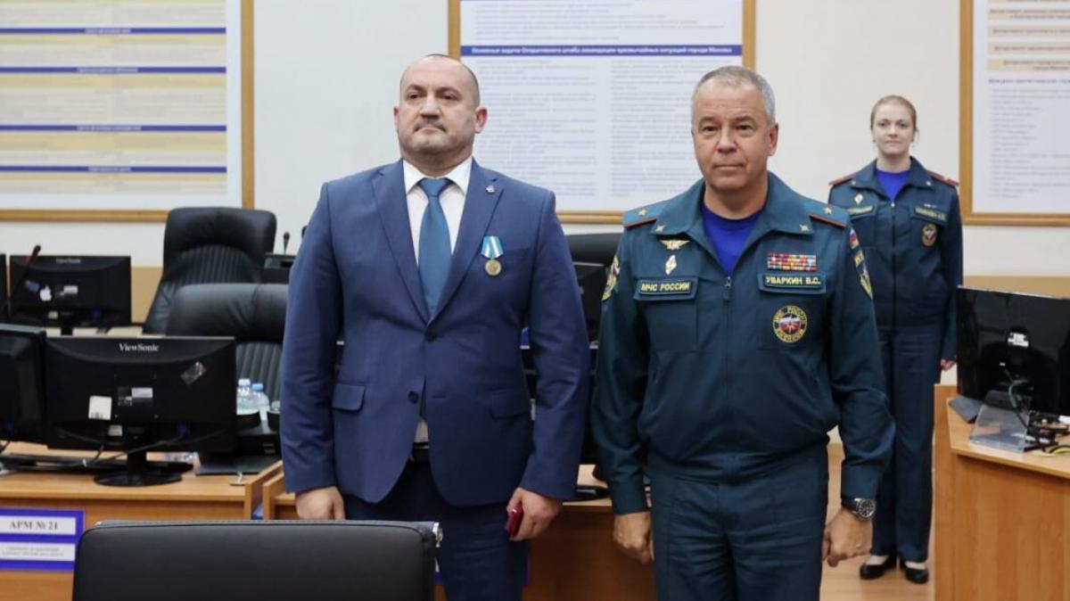 Саратовский депутат Вячеслав Калинин награждён медалью МЧС России