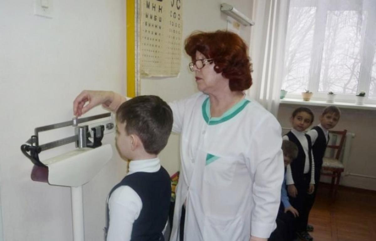 Обязательная диспансеризация школьников: инициативу рассмотрят в Госдуме 
