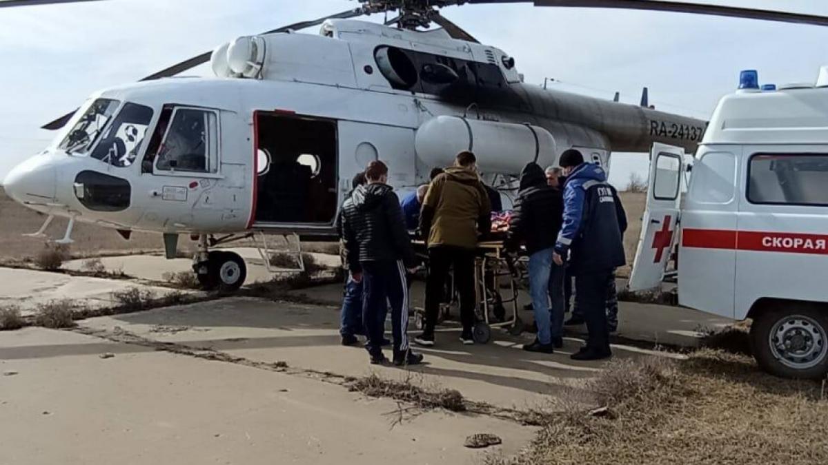 Пострадавшего в ДТП доставили в саратовскую больницу на вертолете санавиации