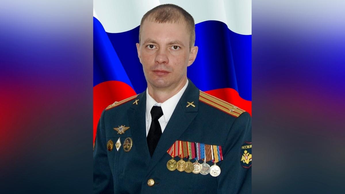 Отцу участника СВО Олега Ткачева из Вольска вручили за сына Орден Мужества