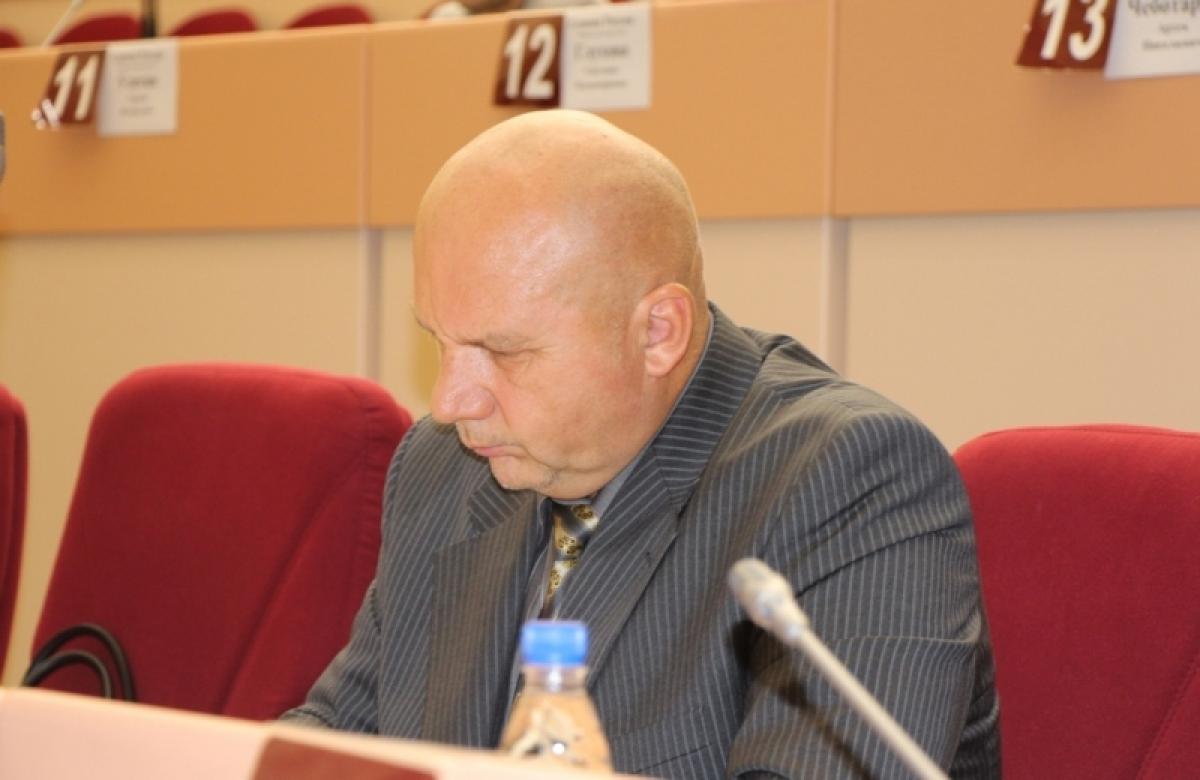 Олег Комаров: «Я передал власти лишь те слова, которые слышу от населения своего округа» 