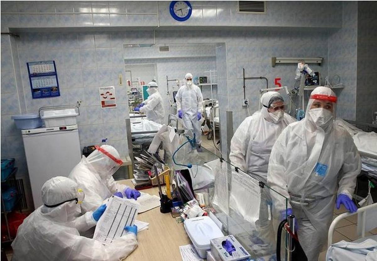 В Саратовской области зарегистрированы первые случаи омикрон-штамма