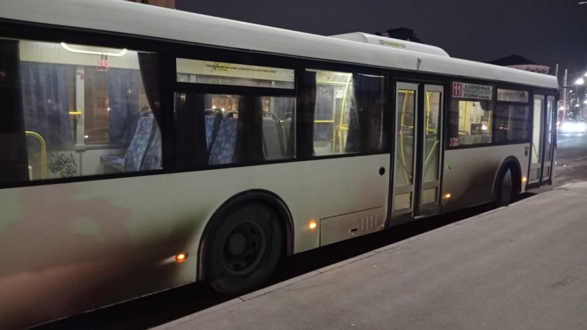 Автобусы 11-го маршрута пустили до ТЦ «Хэппи Молл» в Саратове