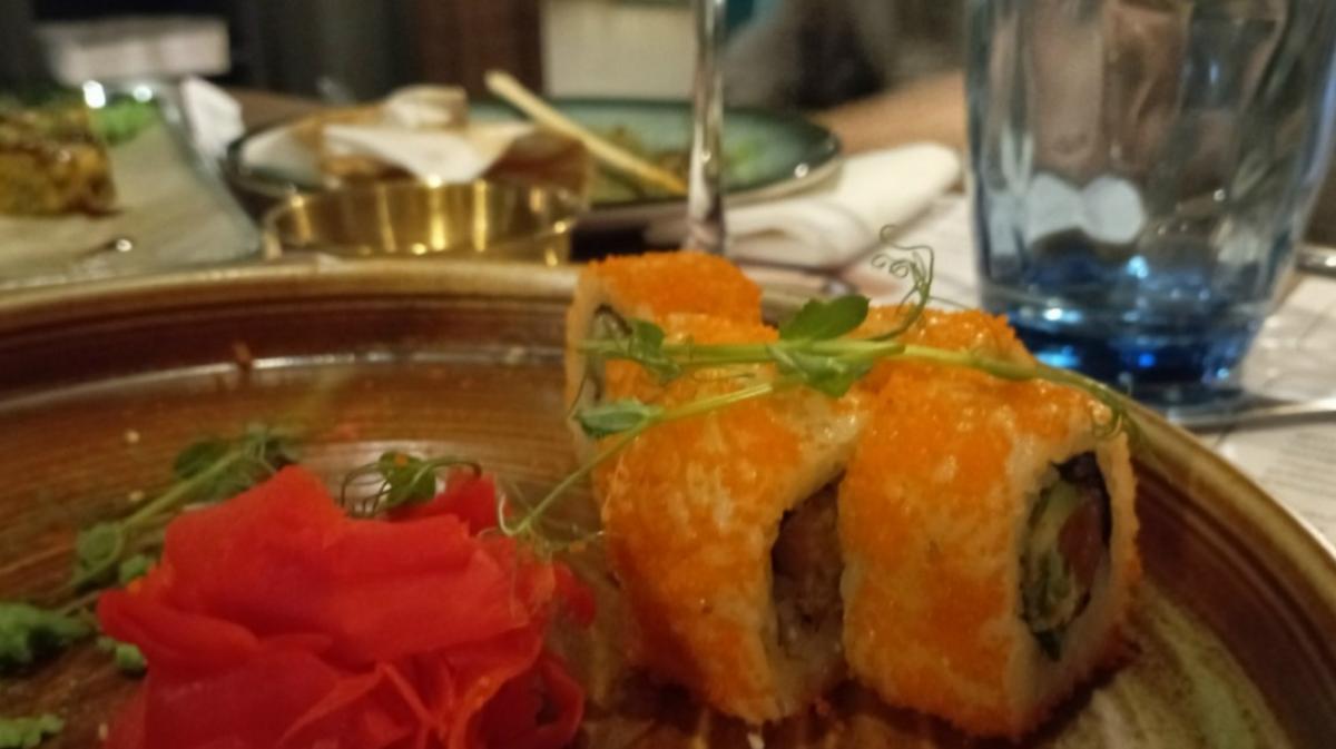 Скандальная вывеска суши-бара исчезла с саратовского здания