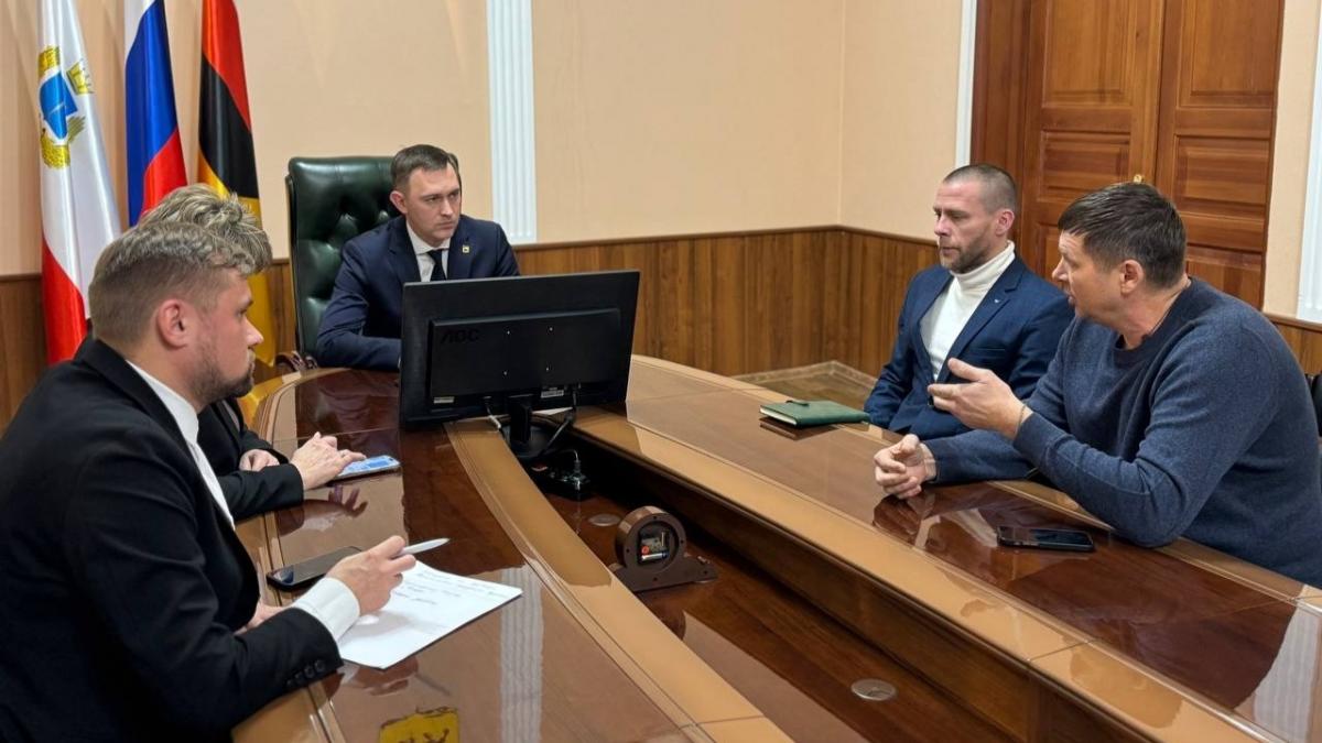 В Энгельсе обсудили концепцию возрождения профессионального футбола