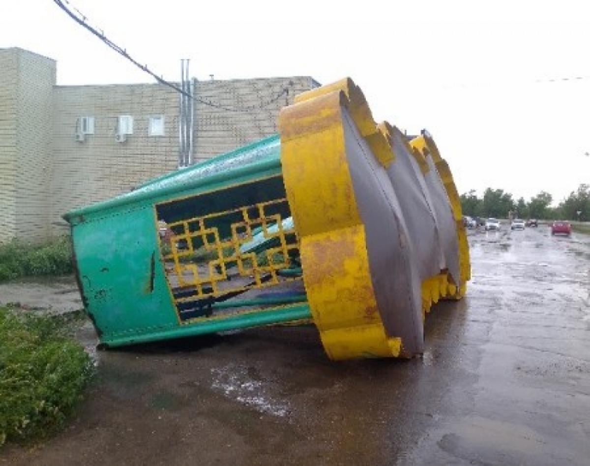 Стихия в Саратовской области: ураган учинил разруху в Балакове