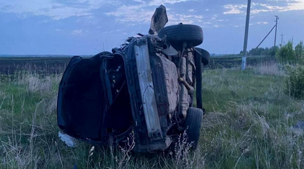 Под Саратовом погиб водитель перевернувшейся в кювете «Тойоты»