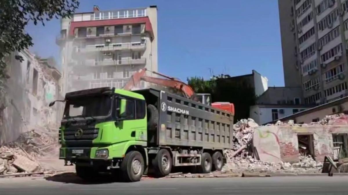 Саратовцам анонсировали масштабный демонтаж расселенных аварийных домов в городе