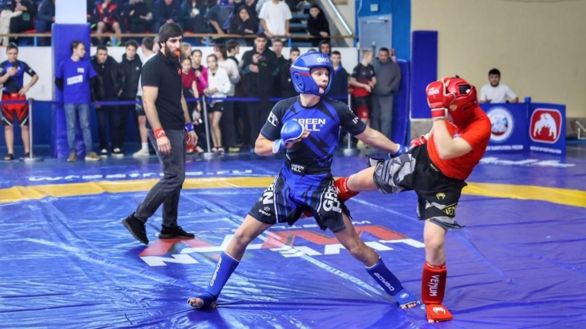 В Саратове прошел представительный турнир по борьбе на призы Вячеслава Калинина