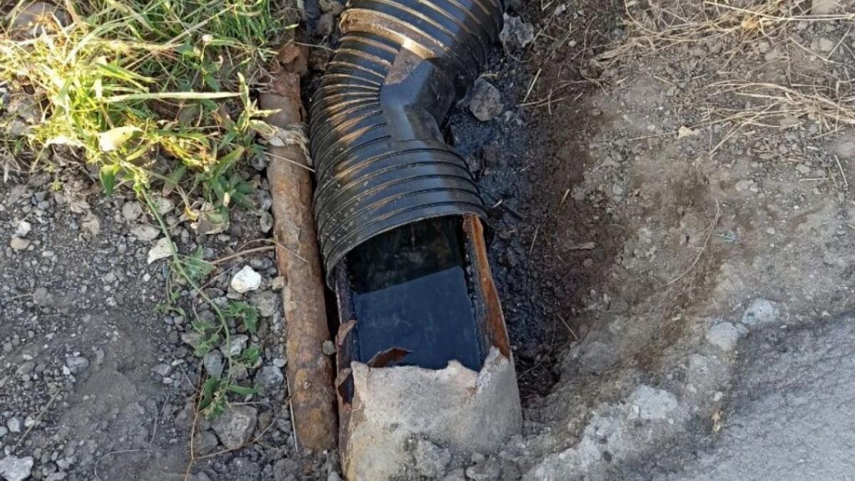 Общественник назвал причину не проходящего запаха канализации на Усть-Курдюмском направлении