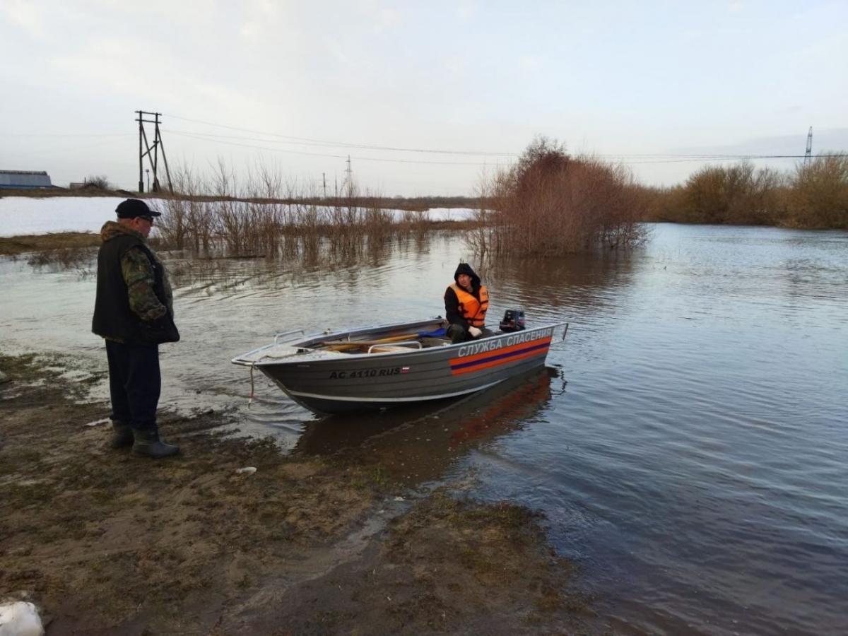В Саратовской области 500 жителей оказались отрезаны из-за паводка
