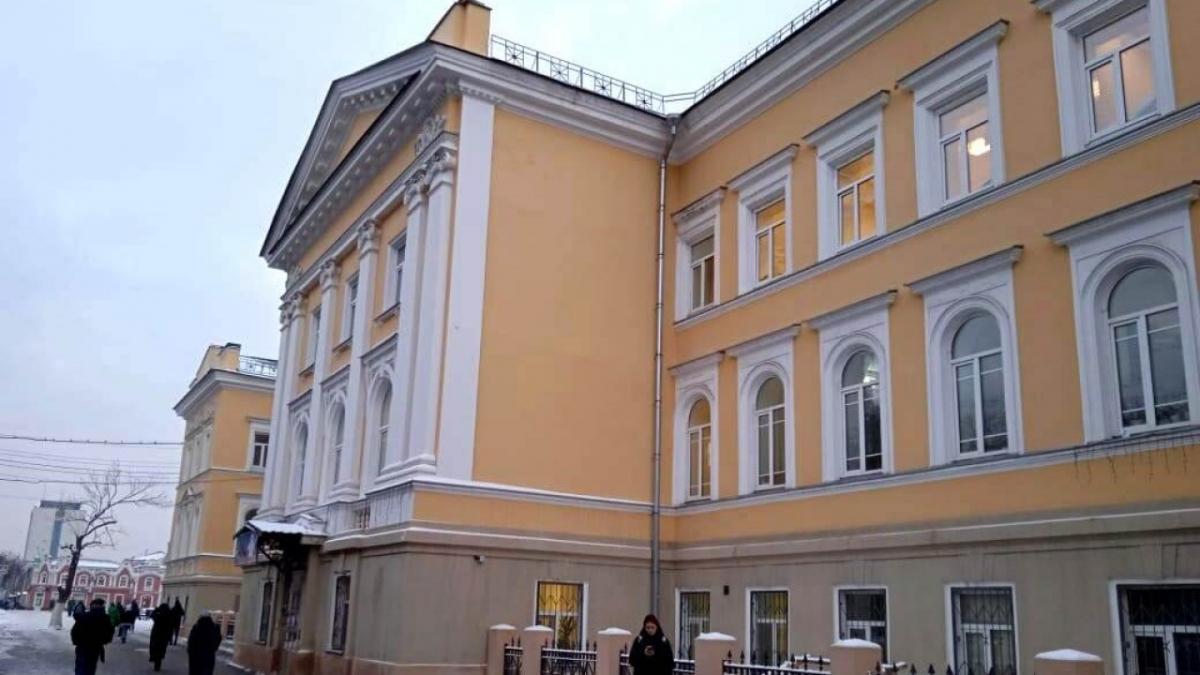 В Саратове студенты исполнили песню с Ларисой Долиной