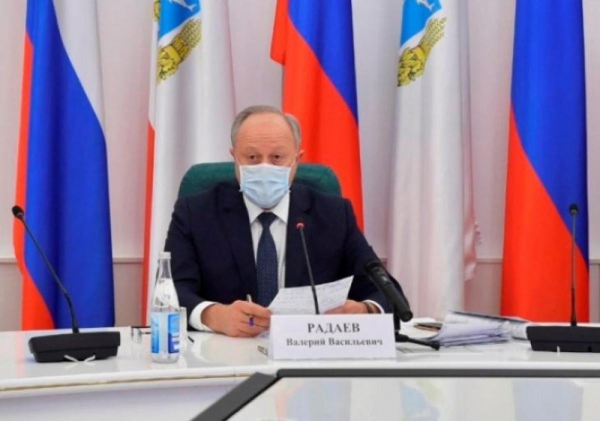 Радаев дал поручения обеспечить саратовцам новогоднюю программу