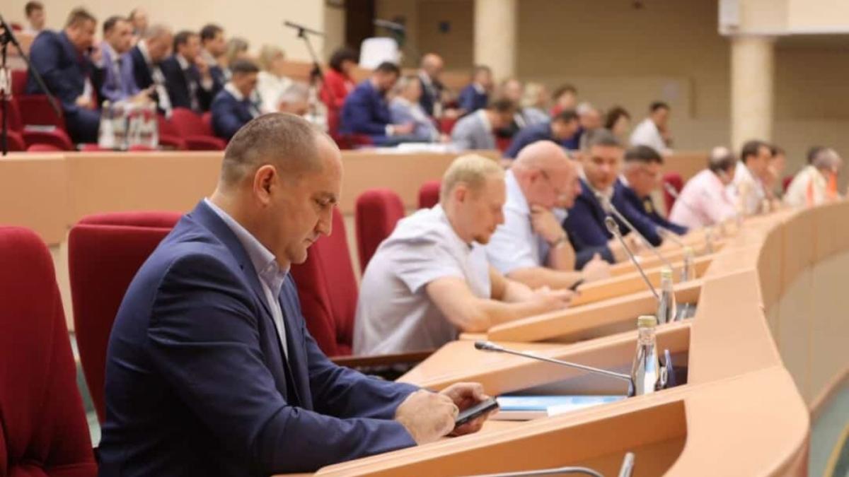 Депутат Калинин призвал увеличить расходы бюджета на медицину в 7 раз