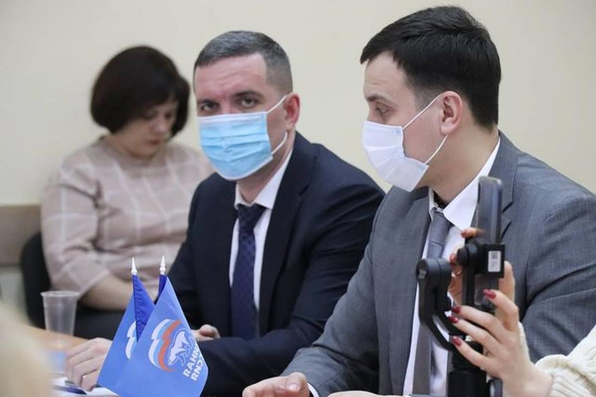 «Дети без Володина даже в туалет сходить не могут, чего ж мы так позоримся?»: саратовцы – Александру Бурмаку
