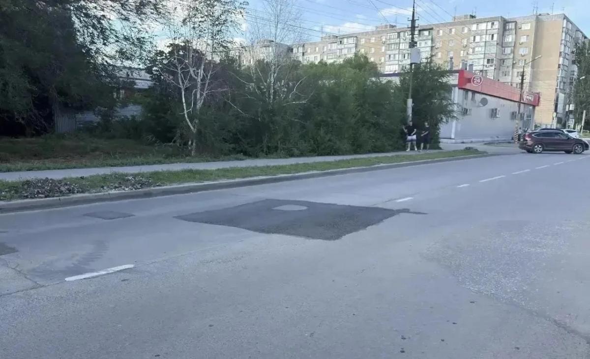 В Энгельсе сотрудников водоканала наказали за открытые колодца 
