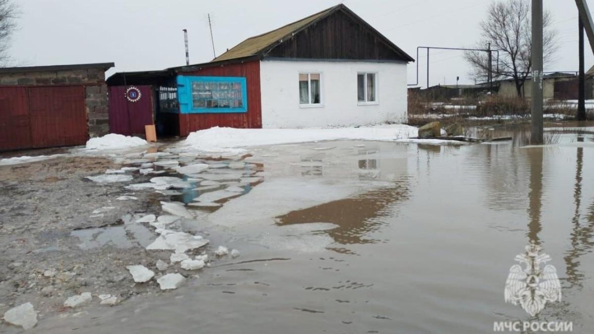 МЧС: в Саратовской области подтоплено 10 мостов и 4 дороги