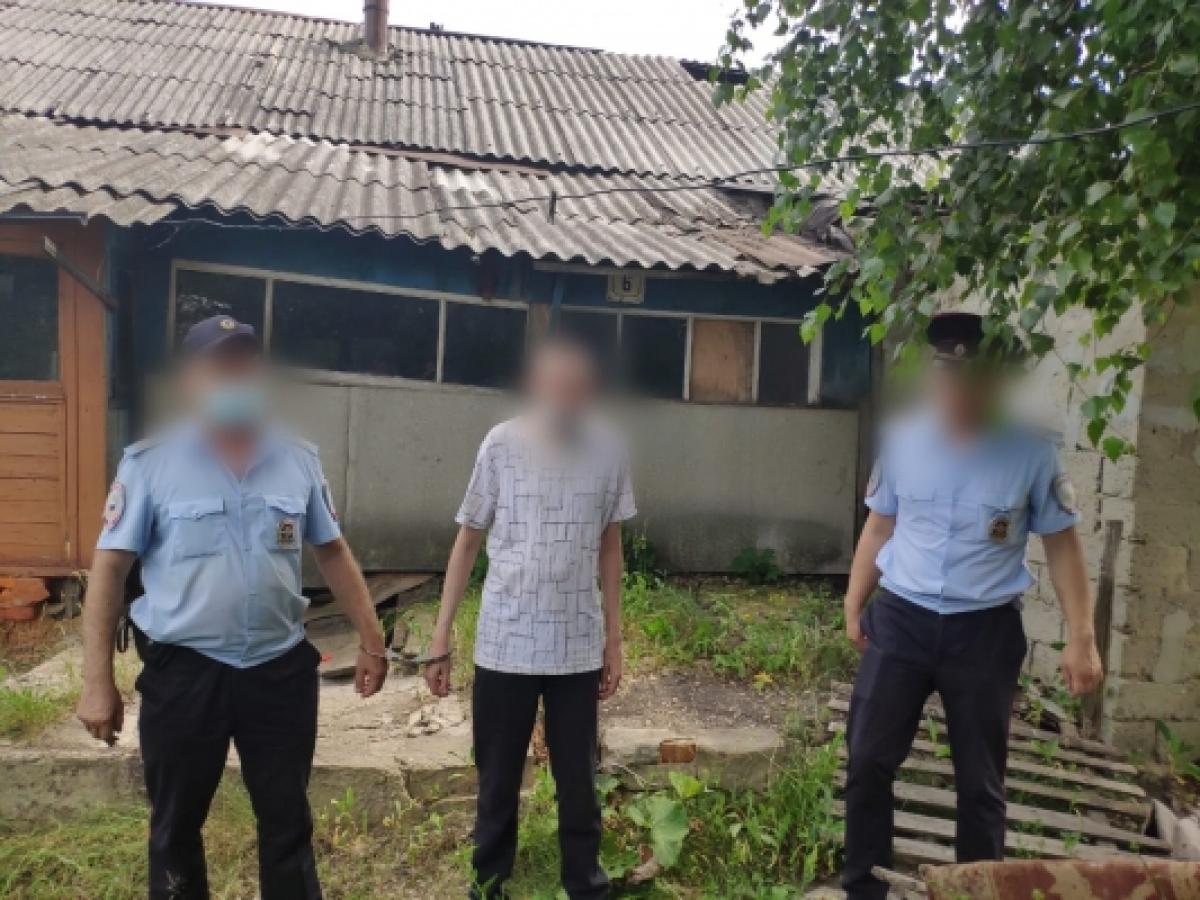 Саратовец забил до смерти гостя, бесконтрольно справлявшего нужды в его квартире