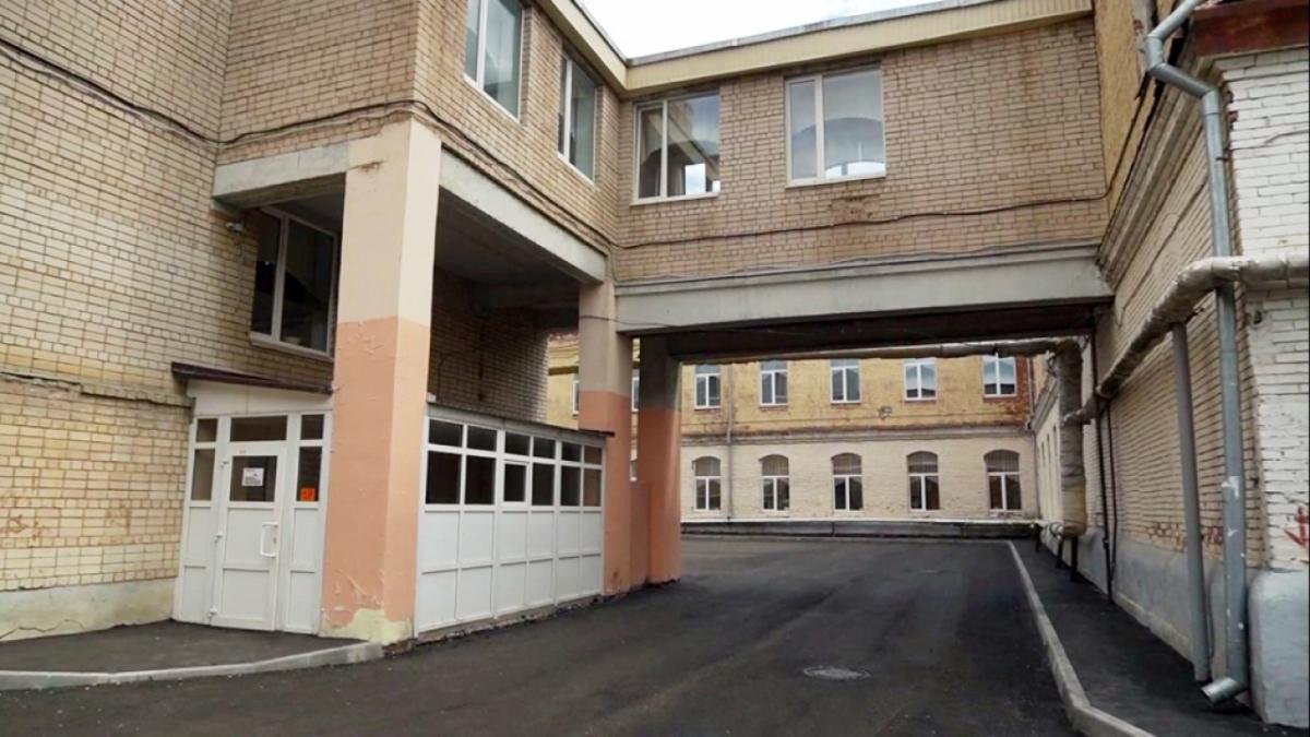 Из-за менингита линейки в саратовских школах пройдут в особом формате