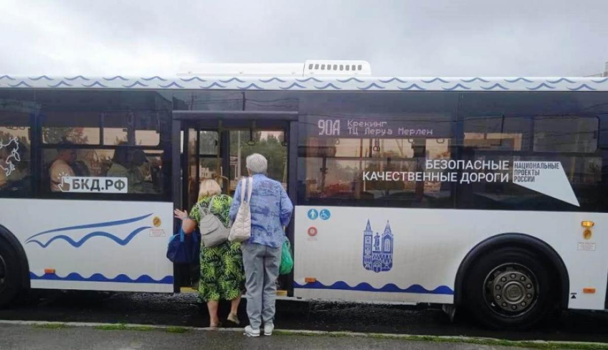 Грязь и рваные сиденья: саратовские власти проверили городские автобусы