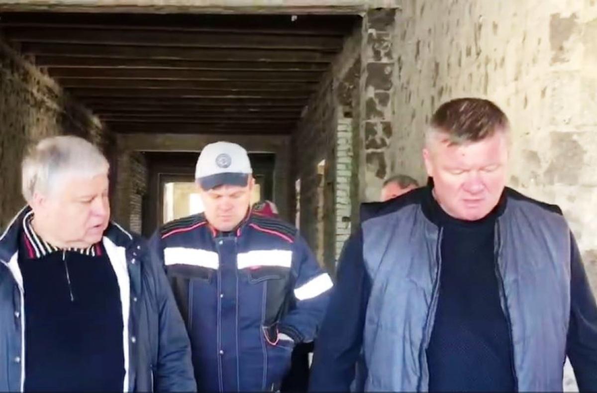 В Саратове сносят гаражи и мастерские у монтажного техникума – здесь будет спортивный объект