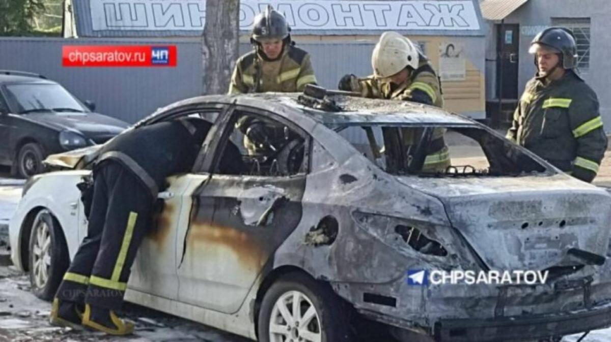 В Саратове ожоги получил водитель сгоревшего на заправке Hyundai