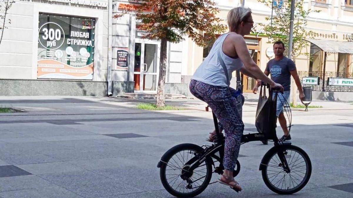 Саратовцы возмущены опасной ездой велосипедистов по пешеходным зонам