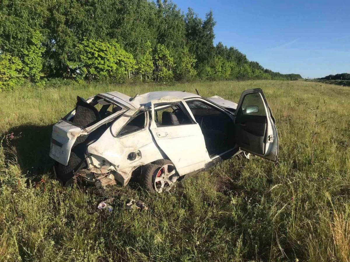 Под Саратовом погиб водитель перевернувшейся «Лады Приоры»