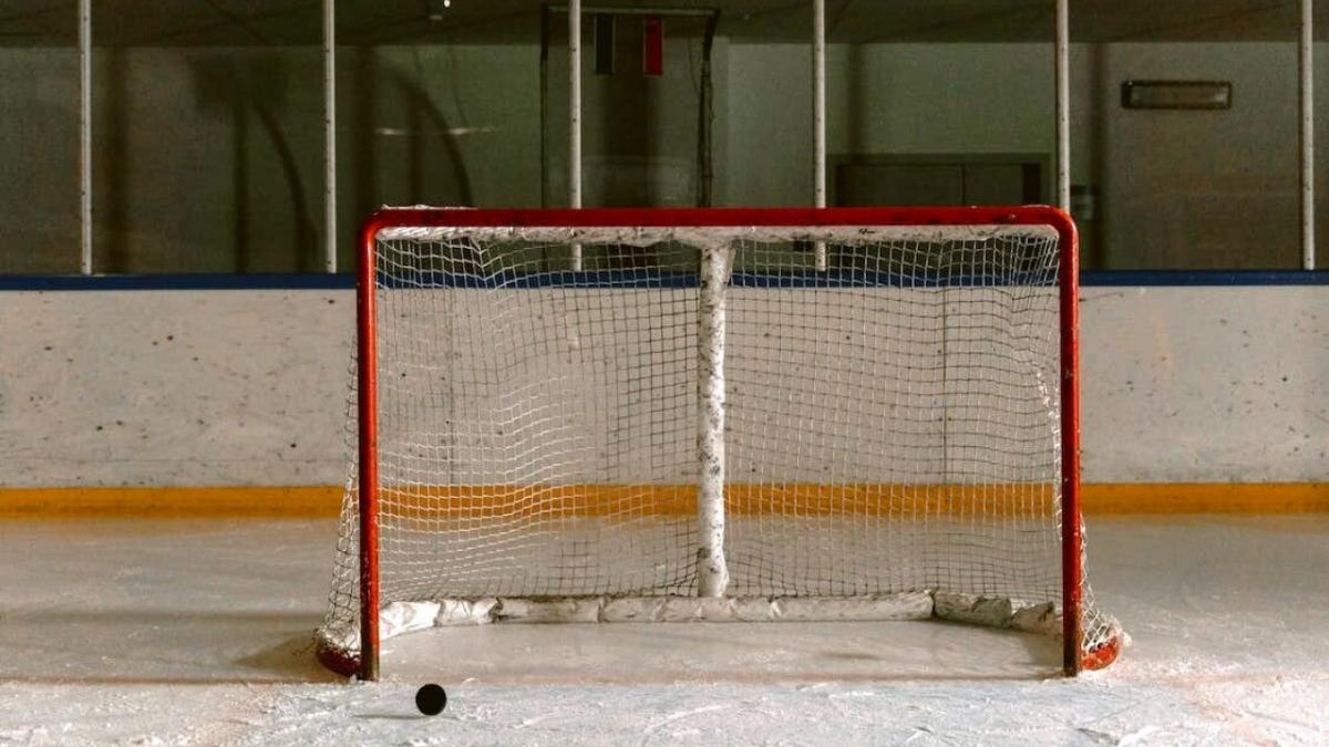 Ледовую арену у гимназии № 89 в Саратове достроят за 13 миллионов