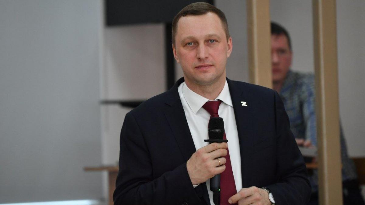 Саратовский губернатор встретился с родственниками участников СВО в Балашове